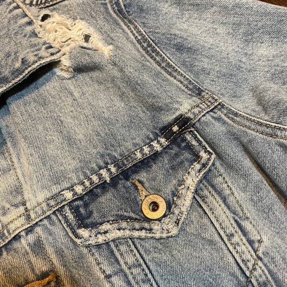 RARE! Lucky Brand Medium Distressed Denim Boyfriend Trucker Jacket - Picture 5 of 6